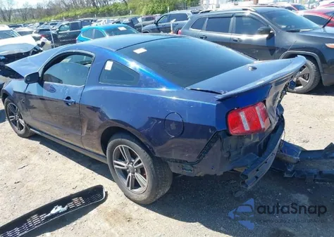 2010 Ford Mustang V6/V6 Premium z USA, uszkodzony, nr VIN 1ZVBP8AN8A5155717